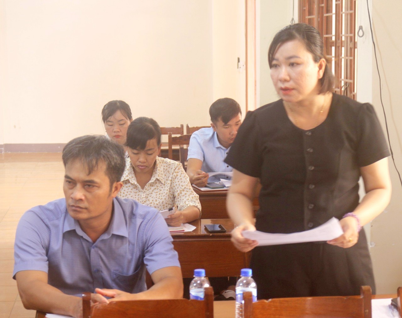 EA LÊ THẢO LUẬN